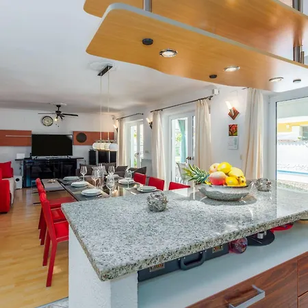 Dino By Interhome