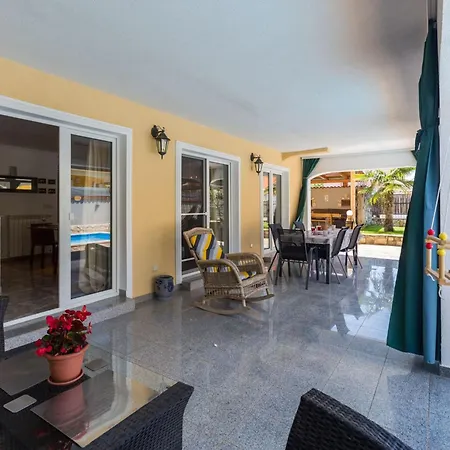 Dino By Interhome Apartment Kaldanija